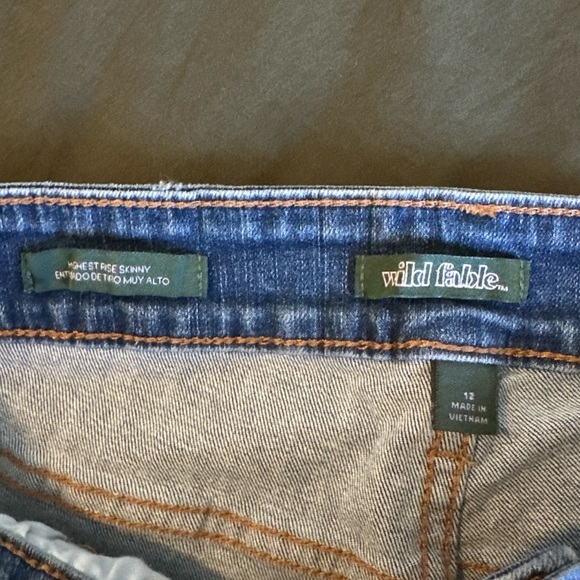 High Rise Ripped Jeans - Picture 2 of 8